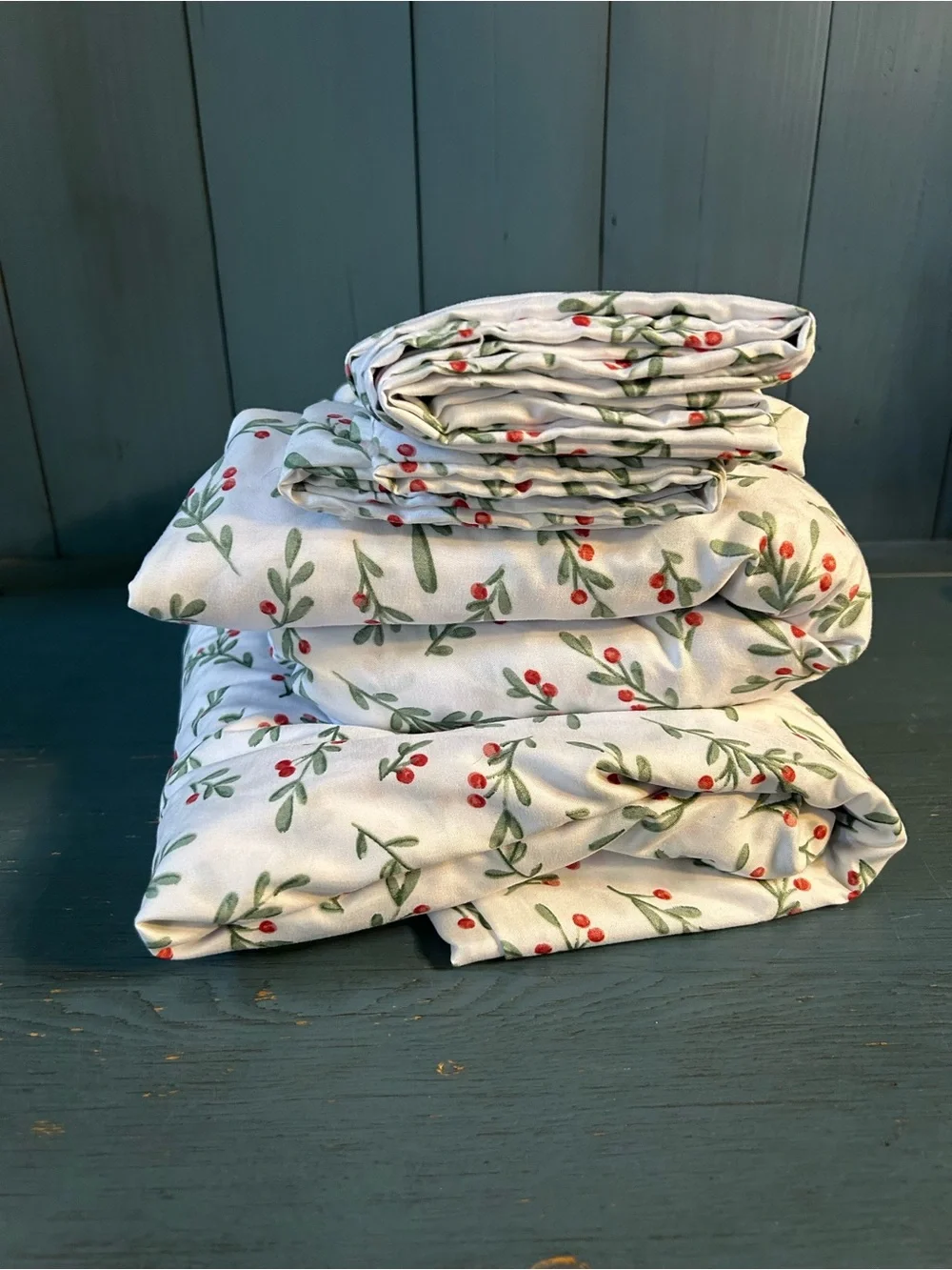 White Botanical Berry Print King Sheet Set